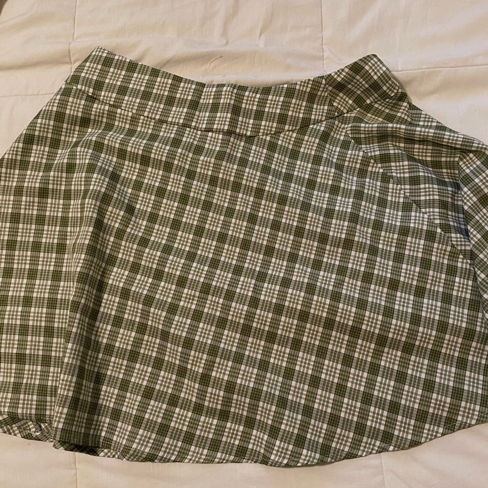 Green, plaid, checkered, mini skirt.